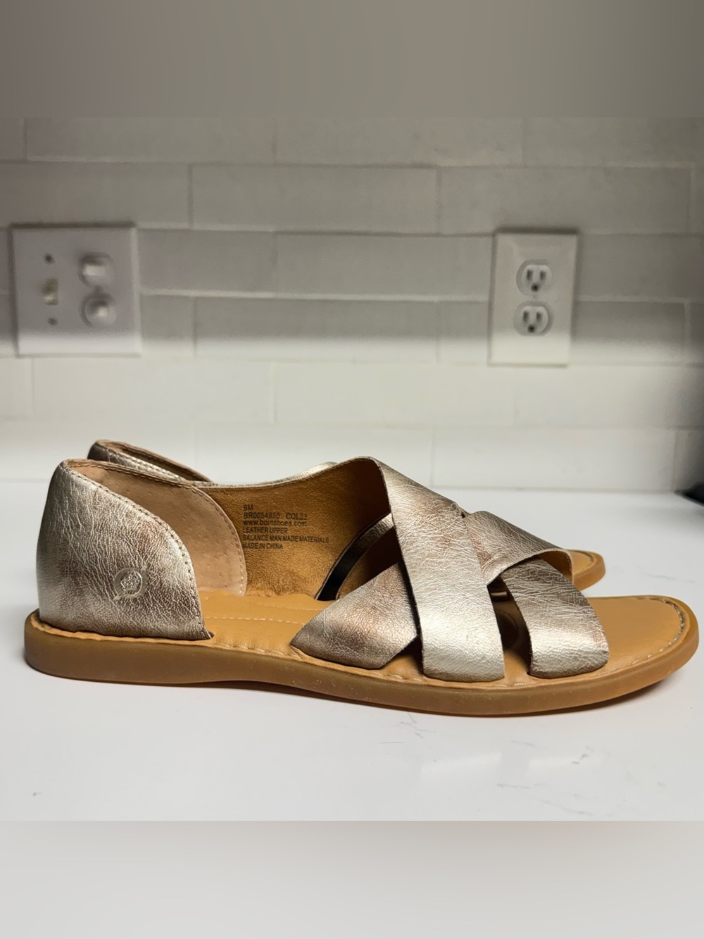 BORN Ithica Leather Sandals Flats Metallic - NEW - Size 9 - Picture 3 of 7